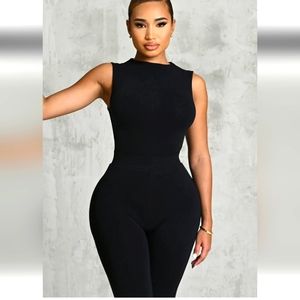 MATTE Basix Sculpt  Sleeveless Full Length Bodysuit.  Off white.  Size L. New.